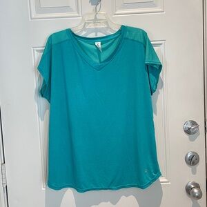 Xersion Turquoise Teal Short Sleeve Workout Top Size Large, Mesh Lightweight